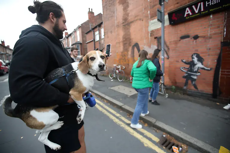 2020-10-17T123122Z-1133567325-RC2BKJ9I3SGD-RTRMADP-3-BRITAIN-ART-BANKSY