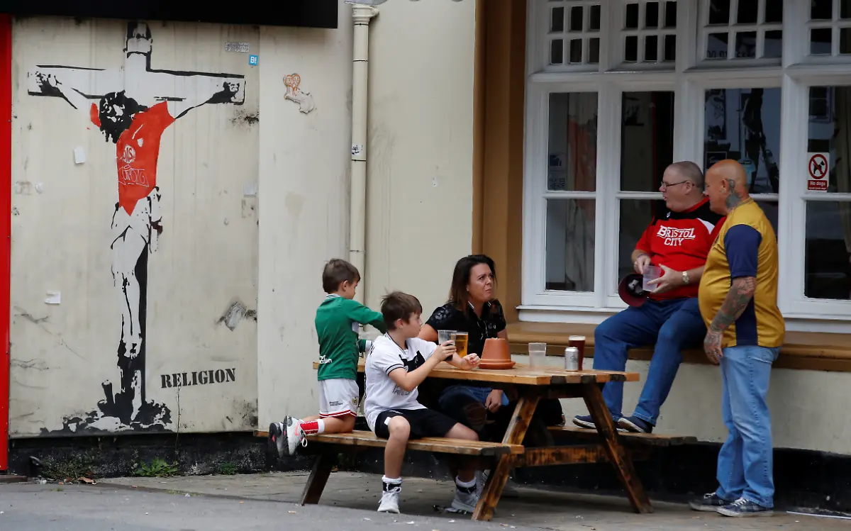 2018-09-02T112930Z-1407276217-RC193E5BCDF0-RTRMADP-3-SOCCER-ENGLAND-BSC-BBR