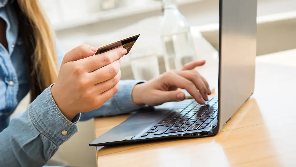 38296773b710c54b6aaeb8fe088d089d