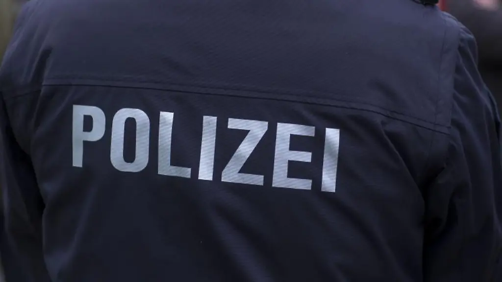 Polizist-in-Uniform