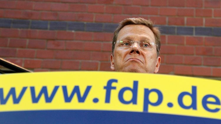 2011-03-28T122051Z_01_TOB07_RTRMDNP_3_GERMANY-FOREIGN-MINISTER.JPG6579290942870182102.jpg