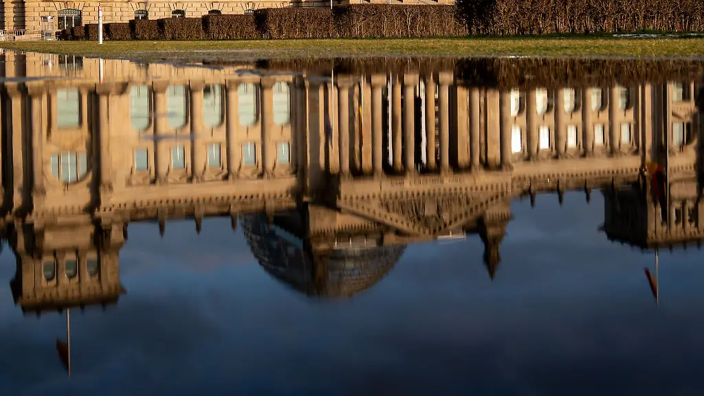 27dc2a8070d69c744446bdf3270b4673