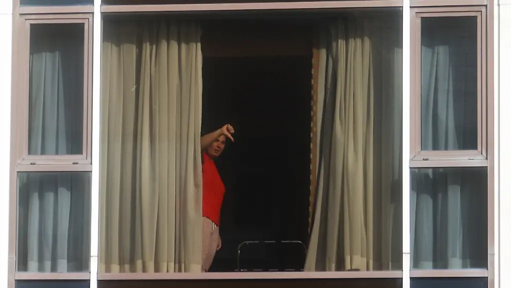 2021-02-15T132734Z-1536735507-RC21TL9TE66P-RTRMADP-3-HEALTH-CORONAVIRUS-BRITAIN-QUARANTINE