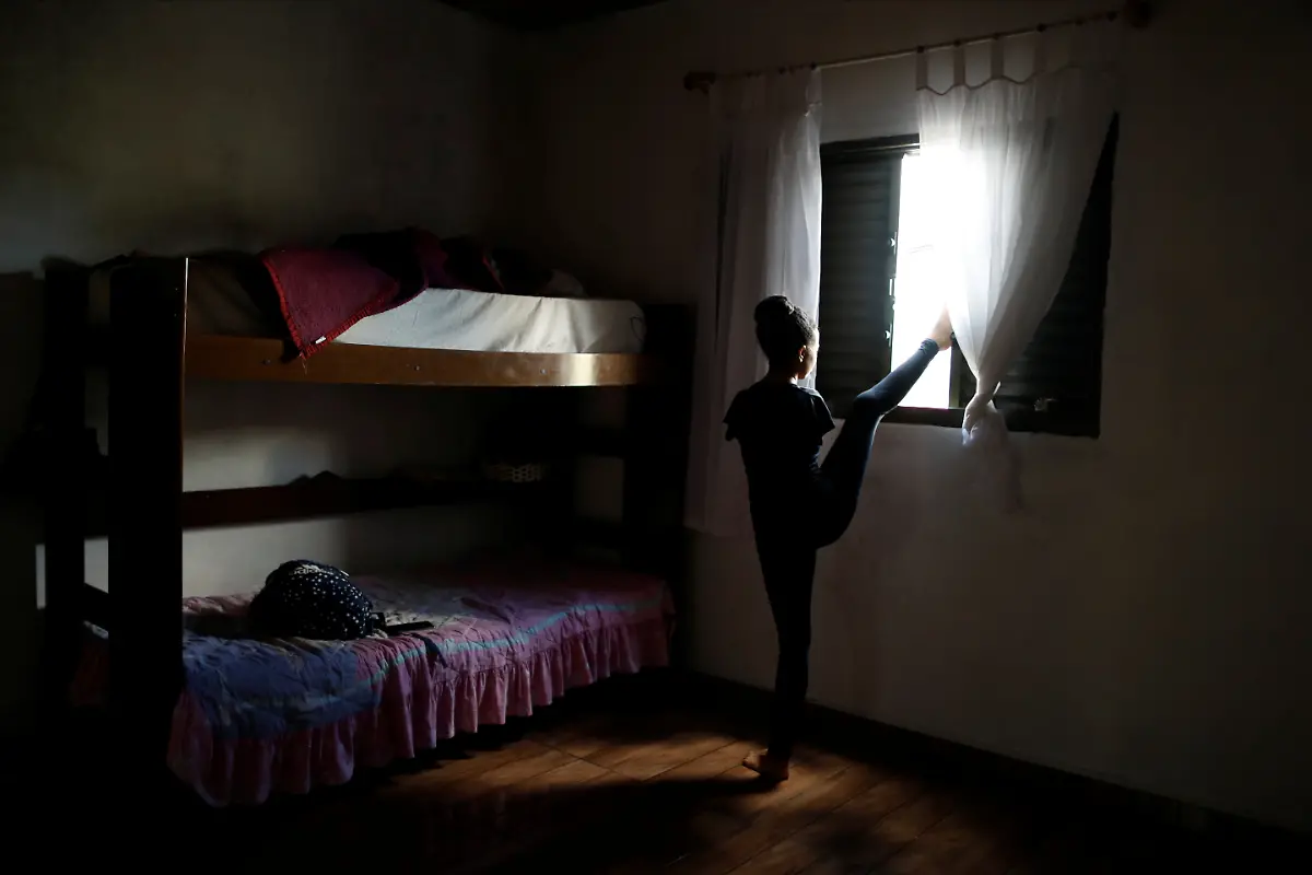 2021-02-11T151617Z-1730593100-RC2FQL9MESNF-RTRMADP-3-BRAZIL-BALLERINA