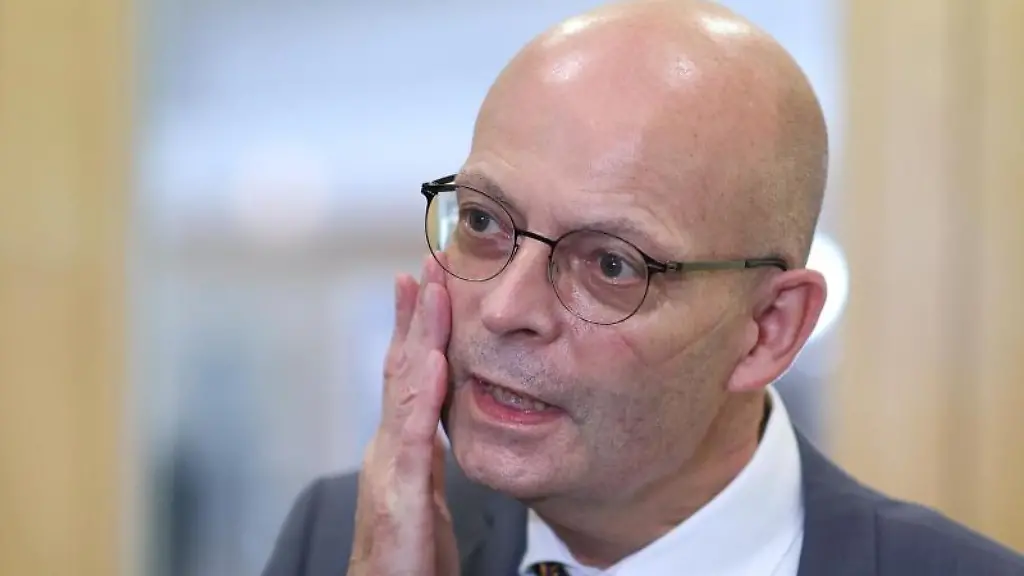 Halles-Oberbuergermeister-Bernd-Wiegand