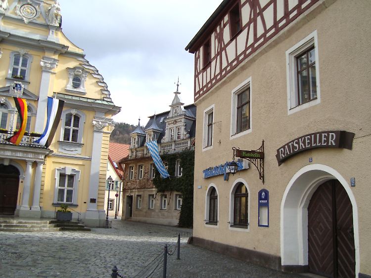 Kulmbach liegt an einer alten fränkischen Bierstraße. In der traditionellen Bierstadt wird eines der stärksten Biere der Welt gebraut.