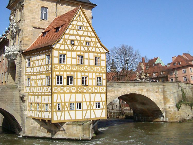 Viel zu sehen - und zu trinken: Die Weltkulturerbe-Stadt Bamberg darf auf keiner Biertour durch Franken fehlen.