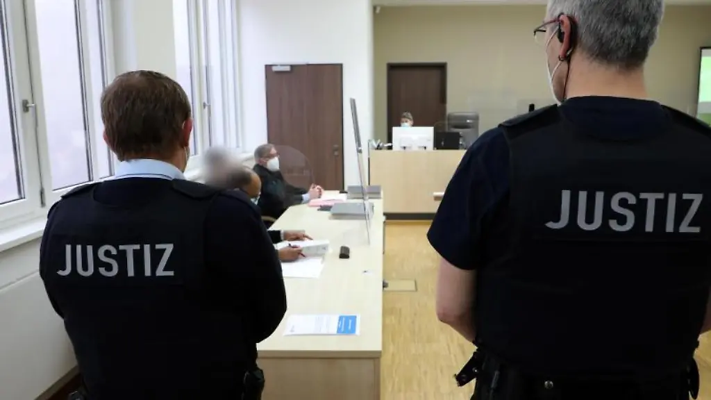 Blick-in-den-Gerichtssaal-des-Landgerichts-Gera