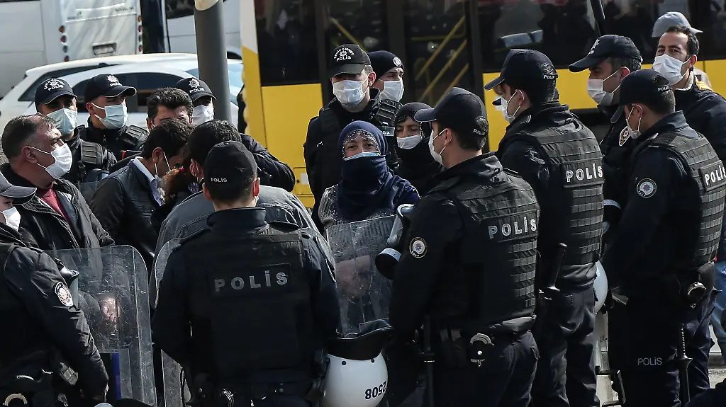 aac3d54b6e97d7bd6a5b01db11500c6e