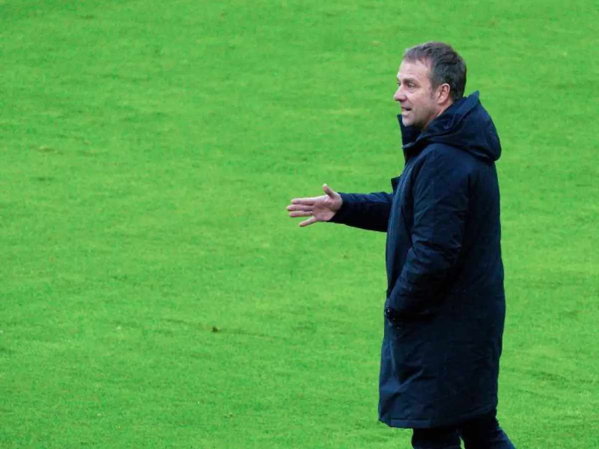 Muenchens-Trainer-Hansi-Flick-gestikuliert