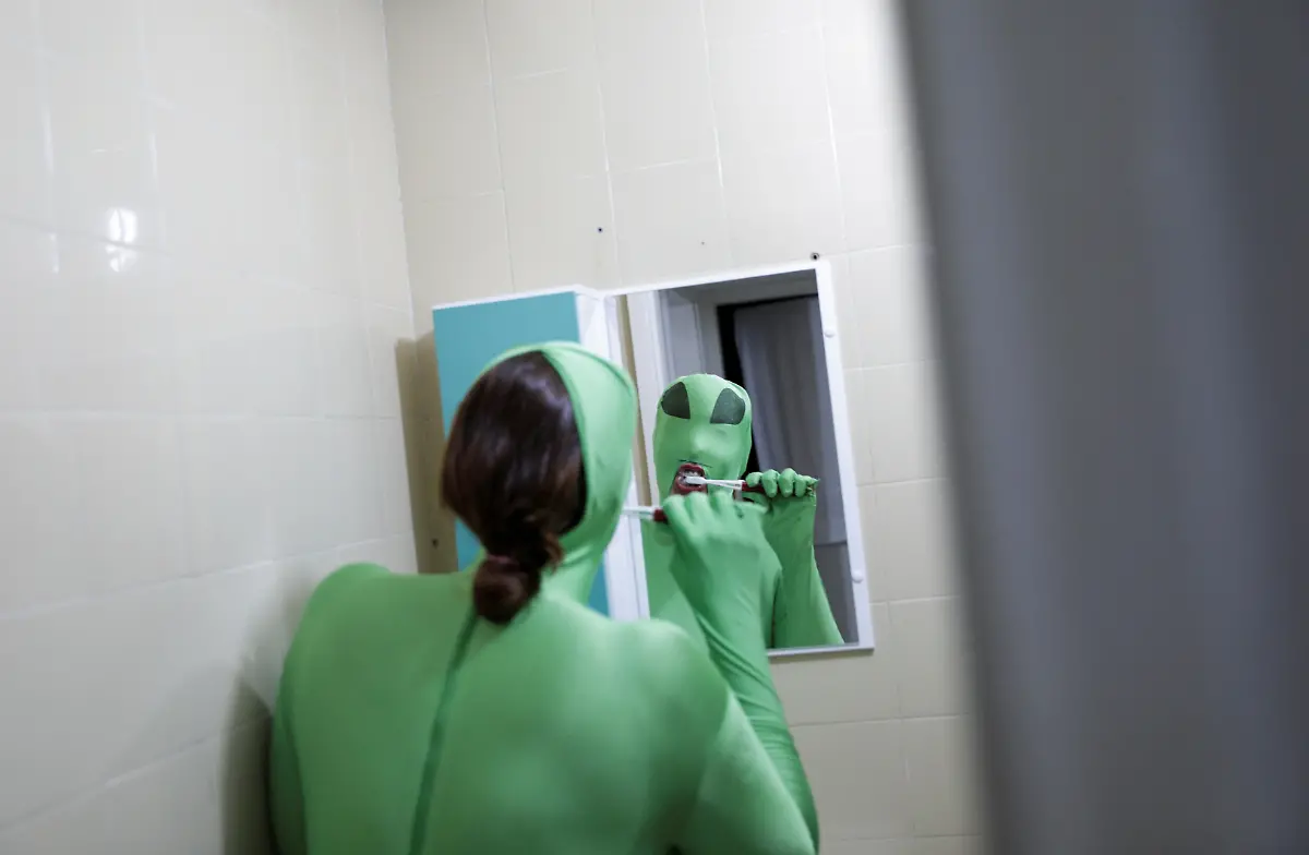 2021-02-12T183152Z-1675208272-RC26RL9EP3CM-RTRMADP-3-BRAZIL-CARNIVAL