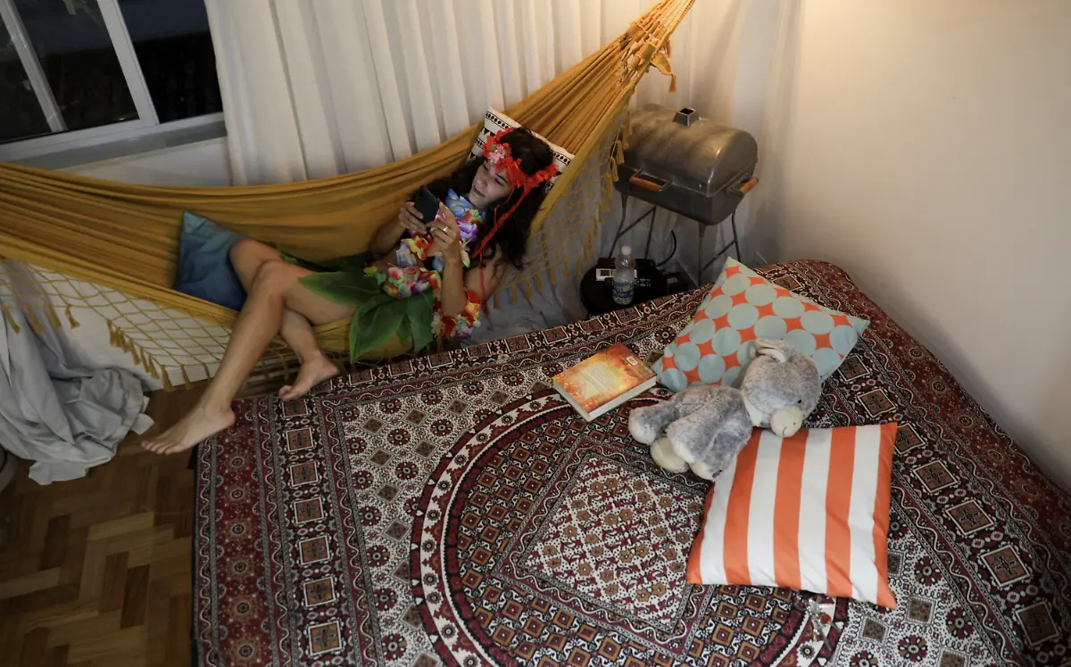 2021-02-12T183751Z-175021361-RC26RL9Z5O1X-RTRMADP-3-BRAZIL-CARNIVAL