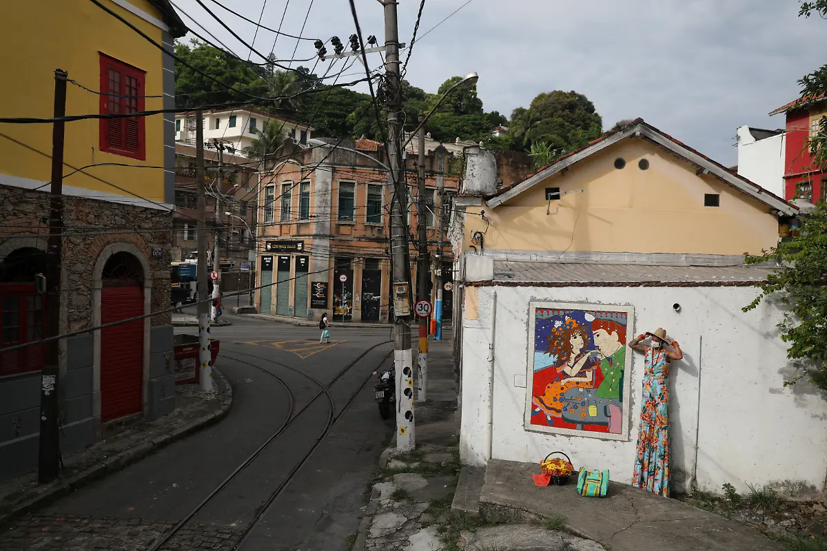 2021-02-12T172758Z-1595446952-RC25RL9FPGCR-RTRMADP-3-BRAZIL-CARNIVAL