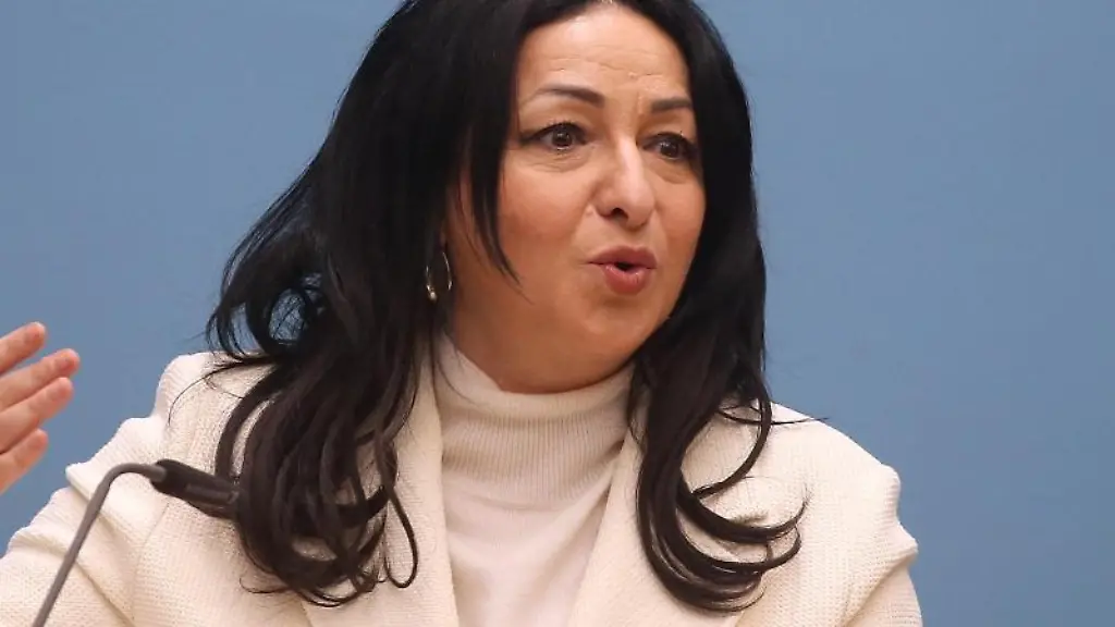 Dilek-Kalayci-SPD-Gesundheitssenatorin-spricht