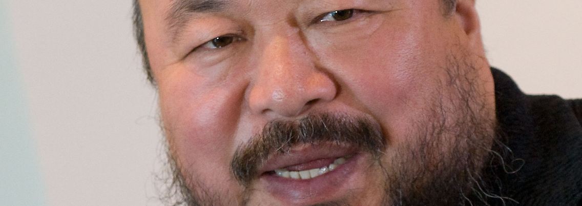 Der Regimekritiker steht in China politisch unter Druck - nun stellt er in Deutschand aus.
