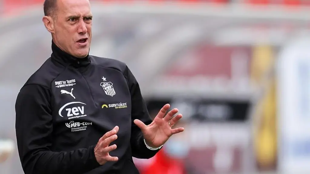 Zwickaus-Trainer-Joe-Enochs-gestikuliert