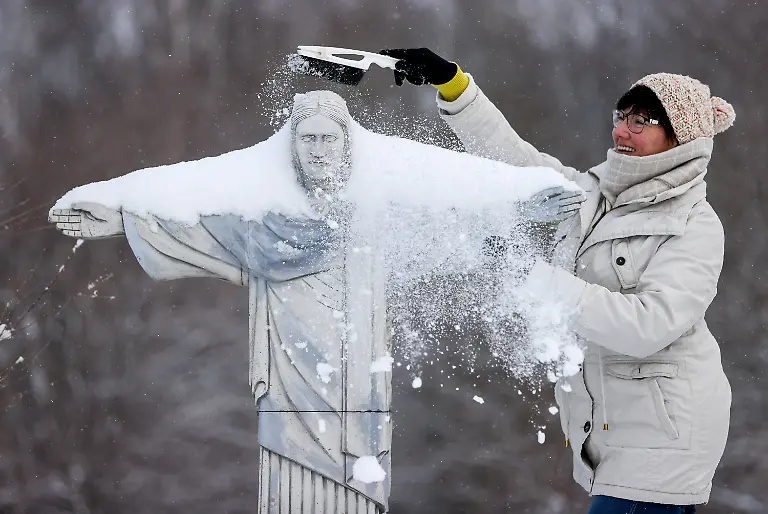 20336ebbcda9e4a82d8103ba43f4bc34