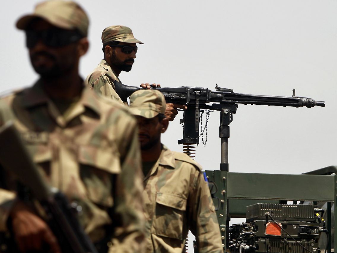 Nun bekämpft die Regierung die Taliban offensiv, hat dafür auch die Rückendeckung in der Bevölkerung.