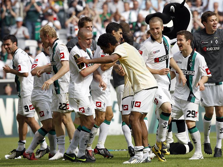 Freude bei den Gladbachern: Der Punkt beseitigte alle Zweifel am Verbleib in der 1. Liga.