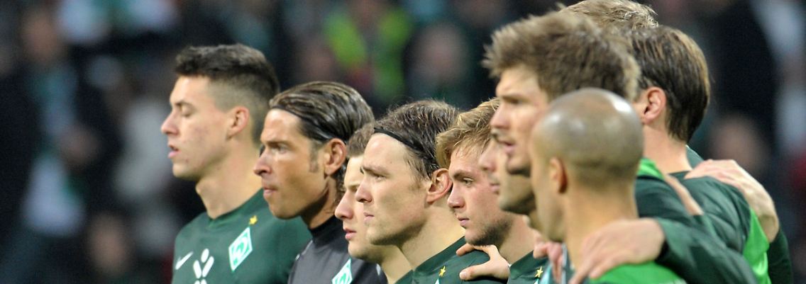Abstiegskämpfer Seit' an Seit': die Spieler des SV Werder Bremen.