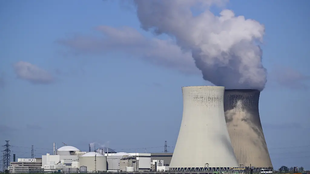 Blick-auf-das-Atomkraftwerk-Doel