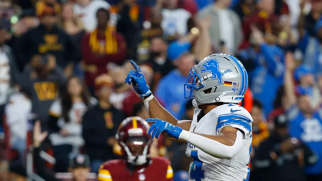 Nov-9-2025-Detroit-Lions-WR-14-Amon-Ra-St-Brown-celebrates-a-touchdown-with-the-fans-during-the-Washington-Commanders-game-against-the-Detroit-Lions-at-Northwest-Stadium-in-Landover-MD-CSM-Landover-United-States-of-America-ZUMAc04-20251109-zma-c04-244-Copyright-xJustinxCooperx