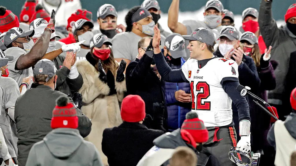 2021-02-04T232430Z-743241088-RC2ZLL90KHS5-RTRMADP-3-FOOTBALL-NFL-SUPERBOWL-TB