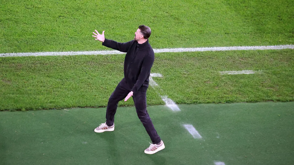 09-11-25-VfB-Stuttgart-FC-Augsburg-Deutschland-Stuttgart-09-11-2025-Fussball-Bundesliga-Saison-2025-2026-VfB-Stuttgart-FC-Augsburg-Sandro-Wagner-Trainer-FC-Augsburg