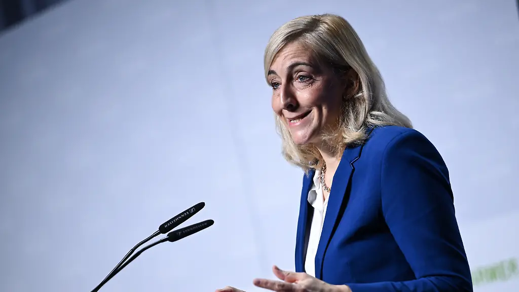 Die-Ministerin-ist-nur-am-Durchschnitts-Zusatzbeitrag-beteiligt-Die-realen-Gebuehren-duerfen-die-Kassen-selbst-festlegen