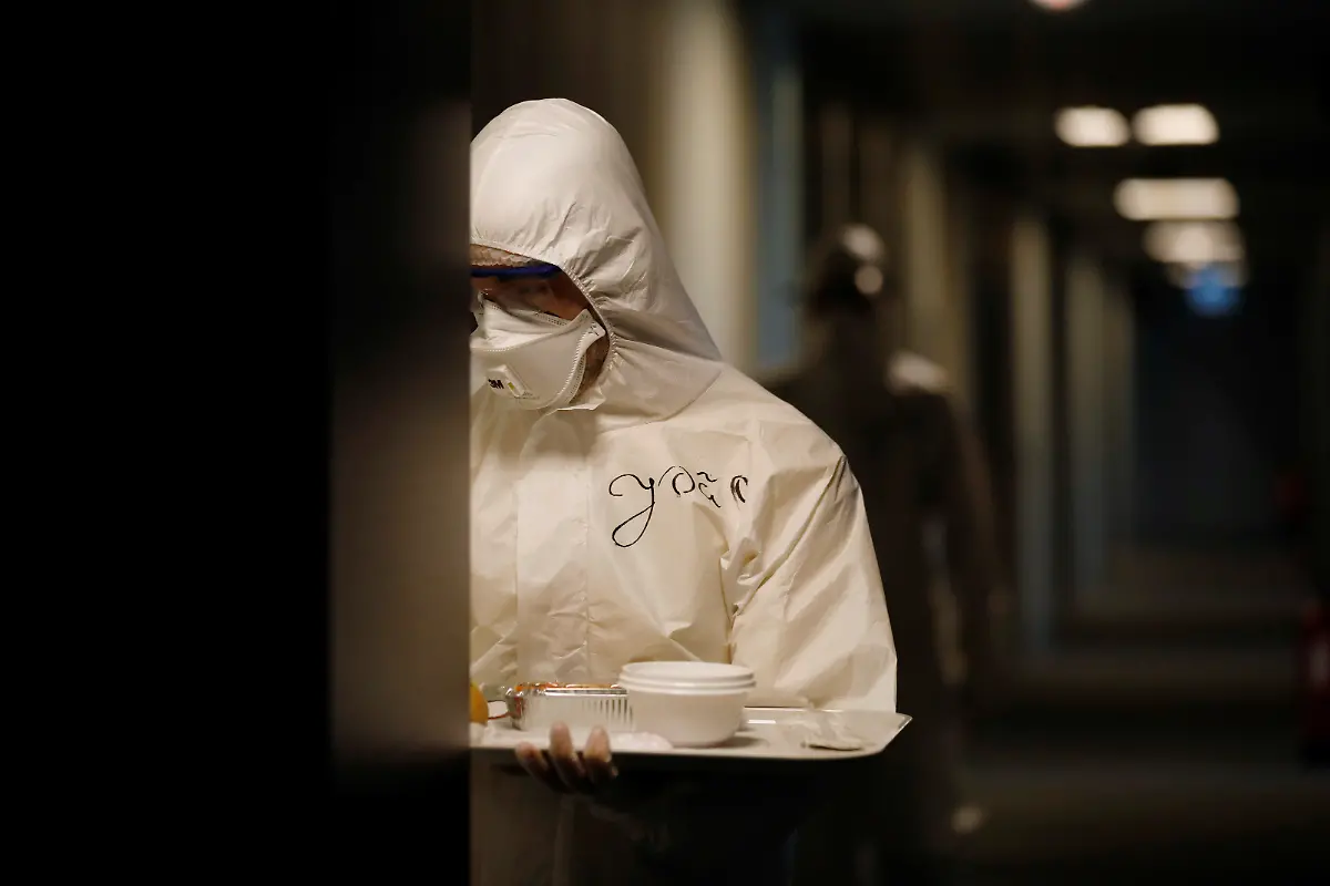 2021-02-03T100206Z-673091075-RC2YKL9O0T19-RTRMADP-3-HEALTH-CORONAVIRUS-PORTUGAL-SOCCER