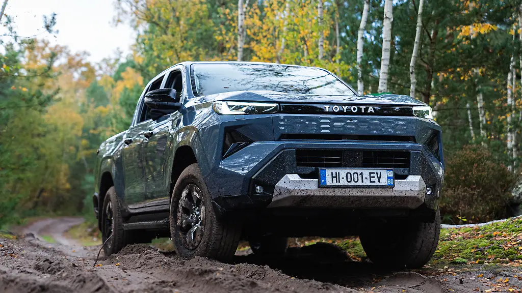 Toyota-hat-den-Hilux-erneuert