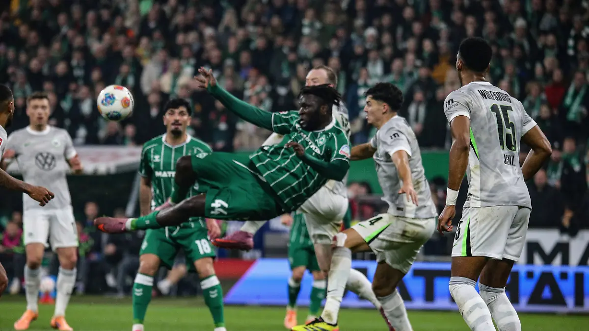 Transfer-Flop ist zurück: Boniface erscheint mit Bäuchlein, Werder-Trainer sieht "Chance"