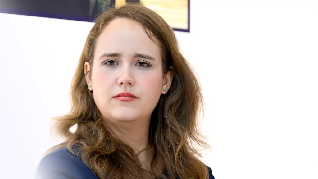 Politikerin-Ricarda-Lang-Gruene-auf-der-Frankfurter-Buchmesse-2025-in-der-Frankfurter-Messe-Die-Politikerin-hat-in-den-letzten-18-Monaten-40-Kilo-abgenommen-Frankfurt-am-Main-17-10