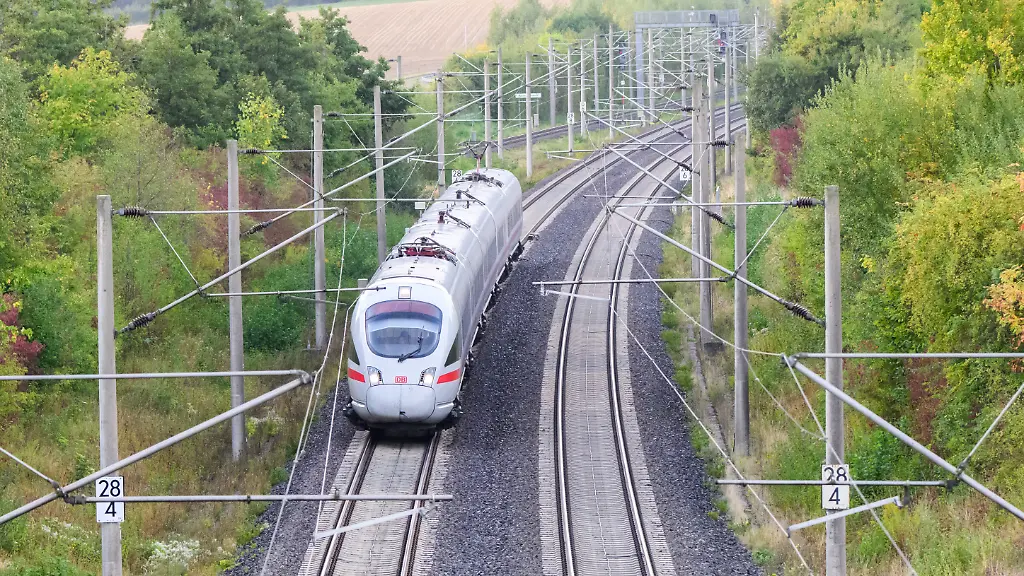 Die-bisherige-Strecke-Hamburg-Hannover-gehoert-laut-Bahn-zu-den-am-staerksten-ueberlasteten-Deutschlands