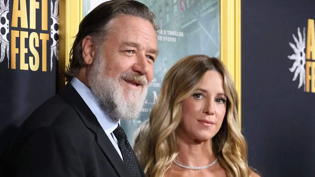 Sind-seit-2020-ein-Paar-Russell-Crowe-und-Britney-Theriot