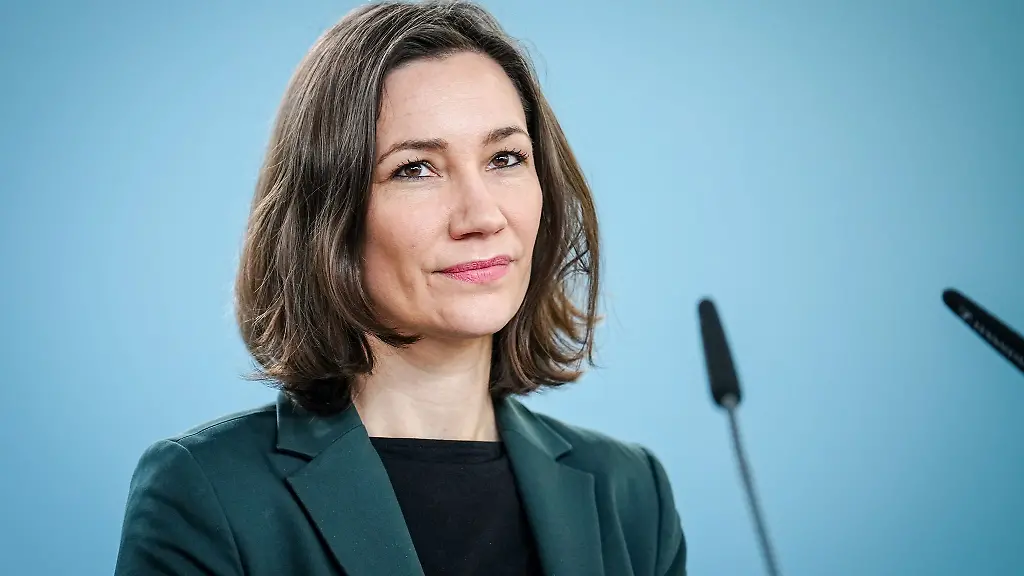 Spiegel-war-Anfang-2022-als-Bundesfamilienministerin-zurueckgetreten