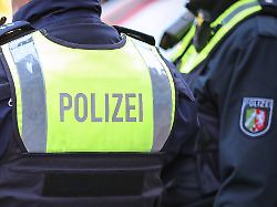 Mädchen mit Messern bewaffnet: Zwölfjährige bei Polizeieinsatz in Bochum lebensgefährlich verletzt