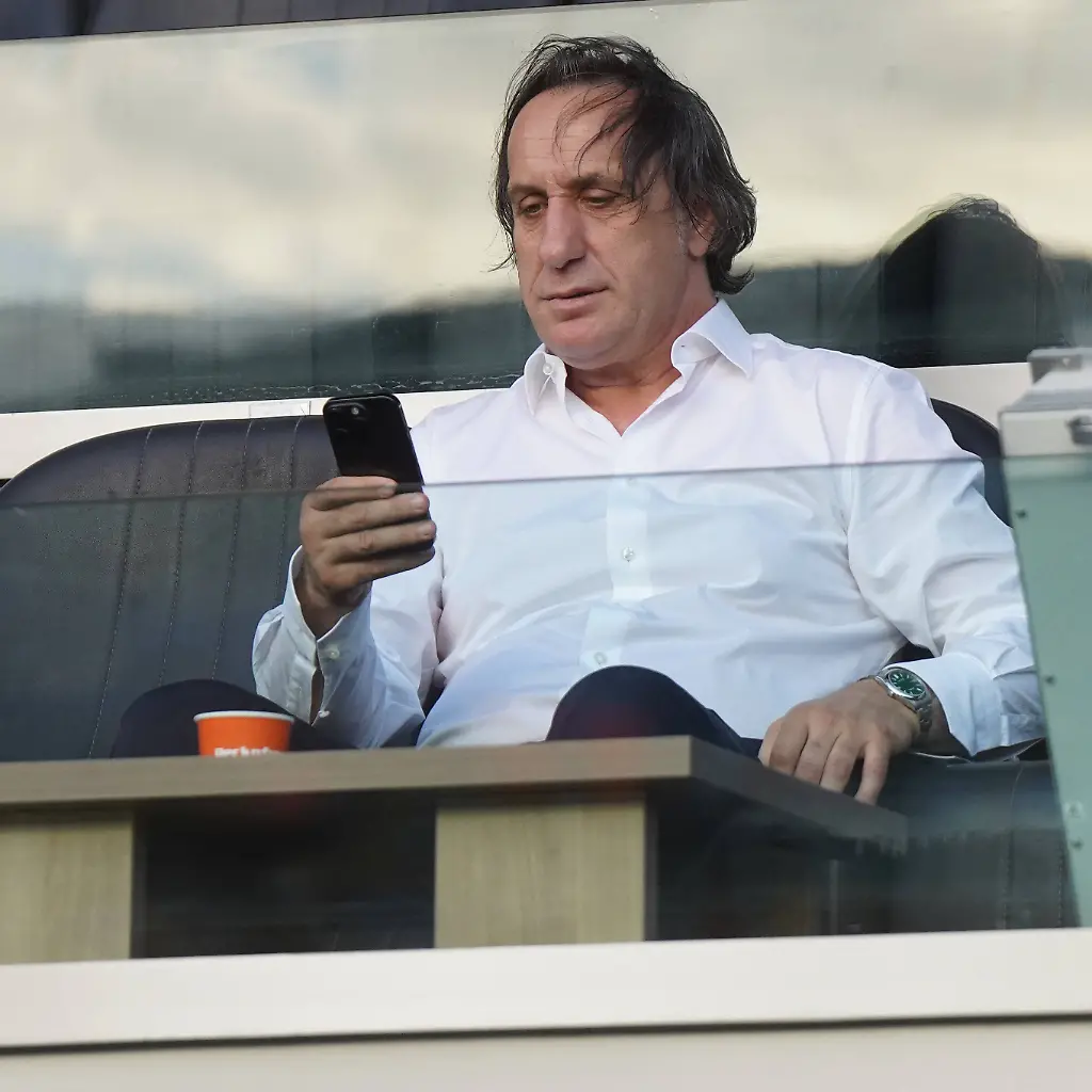 President-Murat-Ozkaya-of-Ikas-Eyupspor-during-the-Turkish-Super-League-match-between-Basaksehir-and-Ikas-Eyupspor-at-Basaksehir-Fatih-Terim-Stadium-in-Istanbul-Turkey-on-August-31-2025