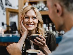 Sechs Verhaltensweisen sind entscheidend: Wie wir lernen, attraktiv zu sein
