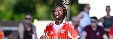 Ersingen-Deutschland-02-07-25-Gibson-Nana-Adu-FC-Bayern-Muenchen-II-Schaut-waehrend-des-Testspiels-zwischen-dem-SSV-Ulm-1846-Fussball-vs-FC-Bayern-Muenchen-II-am-Sportplatz-Ersingen-am-02-Juli-2025-in-Ersingen-Deutschland-Foto-von-Harry-Langer-DeFodi-Images-Ersingen-Germany-02-07-25-Gibson-Nana-Adu-FC-Bayern-Muenchen-II-Looks-on-during-the-Friedly-Match-match-between-SSV-Ulm-1846-Fussball-vs-FC-Bayern-Muenchen-II-at-Sportplatz-Ersingen-on-July-2-2025-in-Ersingen-Germany-Photo-by-Harry-Langer-DeFodi-Images-DFB-DFL-REGULATIONS-PROHIBIT-ANY-USE-OF-PHOTOGRAPHS-AS-IMAGE-SEQUENCES-AND-OR-QUASI-VIDEO-Photo-by-Harry-Langer-DeFodi-Images-DFB-DFL-REGULATIONS-PROHIBIT-ANY-USE-OF-PHOTOGRAPHS-AS-IMAGE-SEQUENCES-AND-OR-QUASI-VIDEO