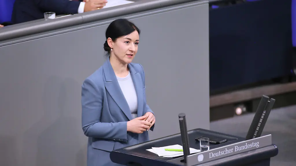 Berlin-Deutschland-Deutscher-Bundestag-9