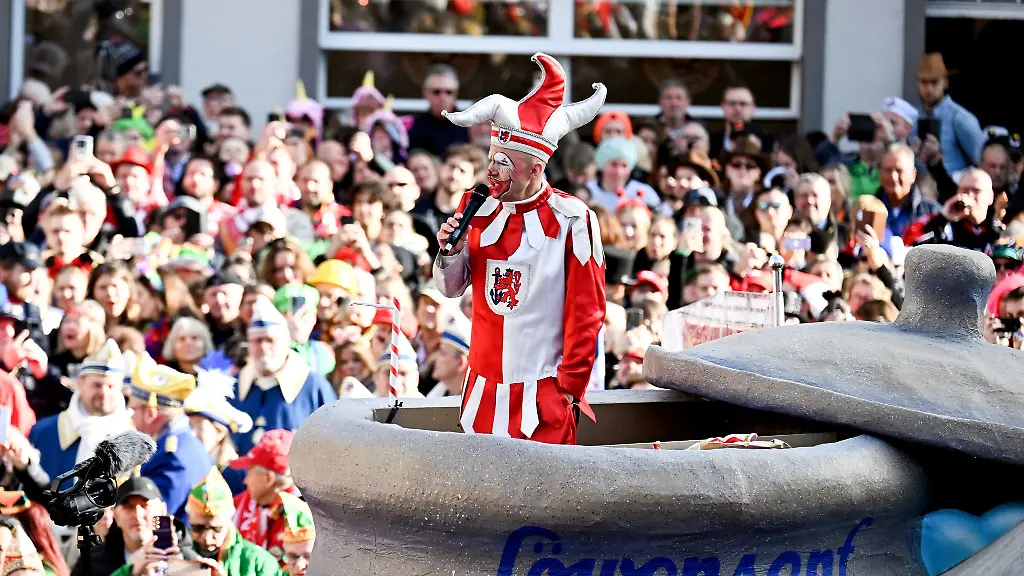 Viel-Narrenspott-fuer-die-Politik-Erzschelm-Hoppeditz