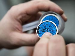 Termin verpasst?: So lesen Sie die HU-Plakette und vermeiden ein Bußgeld