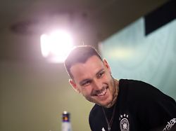 Früher Mangel, heute Überfluss?: DFB-"Kaugummi" Raum sieht Nagelsmann vor Luxusproblem