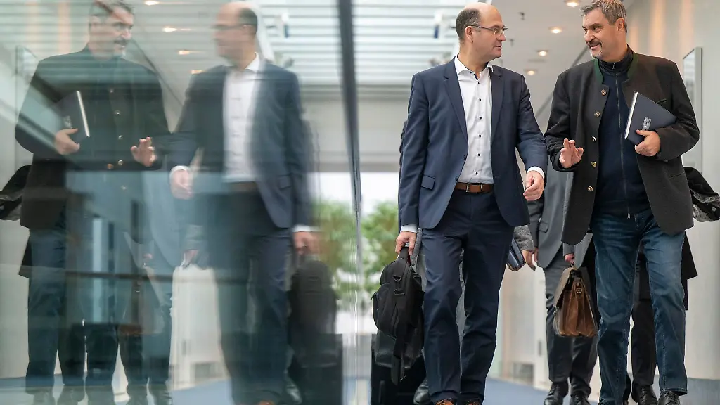 Trotz-der-schwierigen-Finanzlage-will-die-bayerische-Staatsregierung-bei-der-Aufstellung-des-naechsten-Haushalts-auf-neue-Kredite-zur-Gegenfinanzierung-verzichten