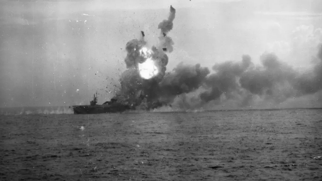 WWII-USS-ST-LO-1944-The-USS-St-Lo-exploding-after-being-hit-by-a-Japanese-kamikaze-during-the-Battle-of-Leyte-Gulf-Photograph-25-October-1944