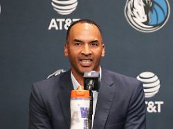 "Schwer mitanzusehen": NBA-Buhmann verliert nach Blockbuster-Trade den Job