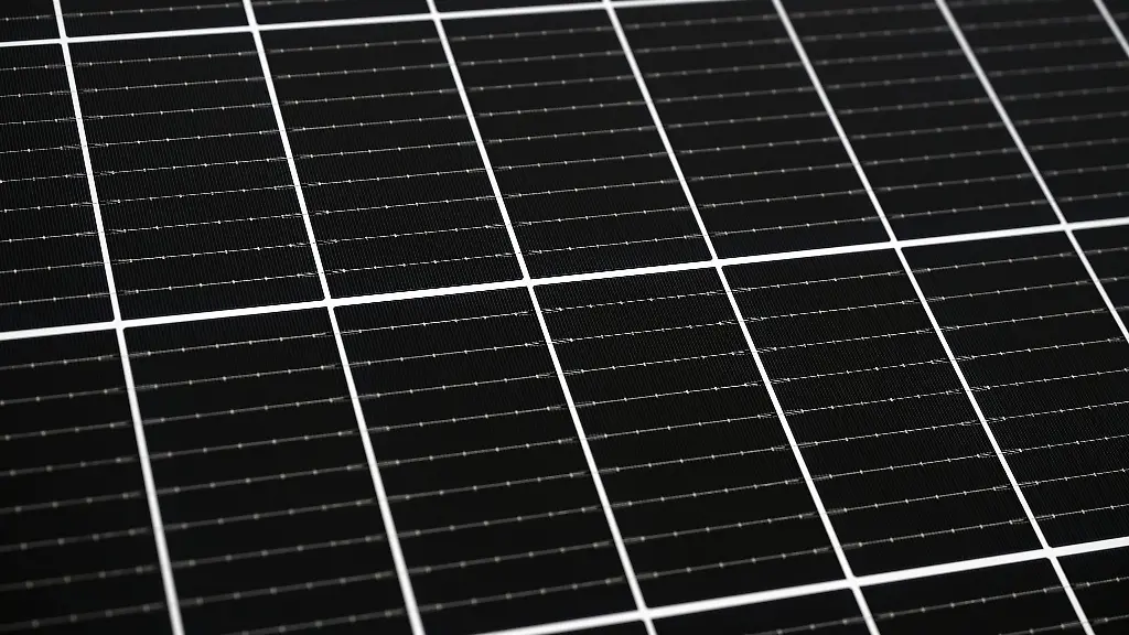 Ein-neues-PV-Batteriespeicher-Hybridkraftwerk-soll-viel-gruenen-Strom-erzeugen-und-speichern