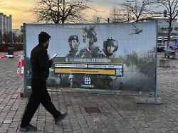 Debatte um neuen Wehrdienst: Wehrbeauftragter will Musterung als "kostenfreien Fitnesstest" verkaufen