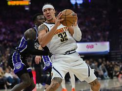 DBB-Kapitän ganz schwach: Dennis Schröder durchlebt einen Katastrophenabend